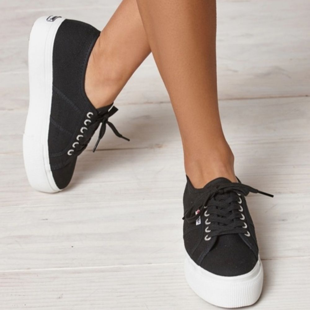 SUPERGA Black Canvas Lace-Up Platform Sneakers Unisex Women's 8.5 Men's 7 Grunge